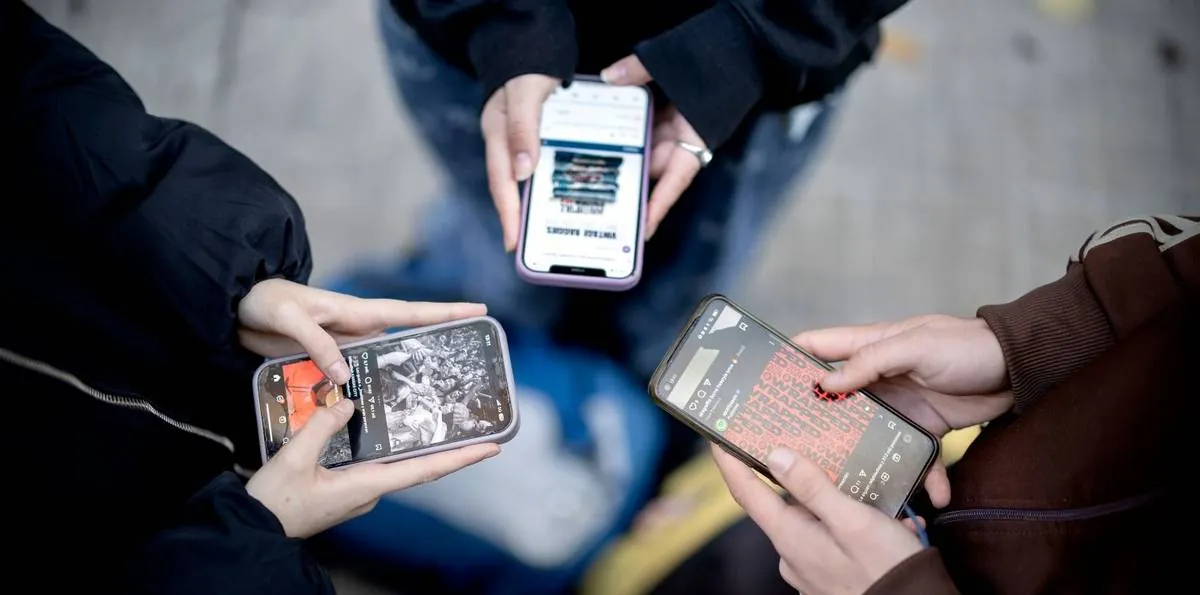PROHÍBEN en FRANCIA que los MENORES de 15 AÑOS usen REDES SOCIALES