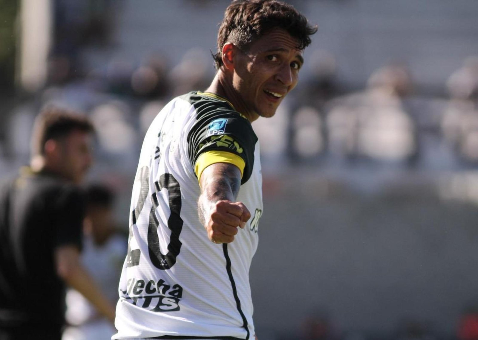 Defensa y Justicia festejó por el golazo de Botta y le dio otro golpe a Riestra, que sumó su tercera derrota al hilo en casa