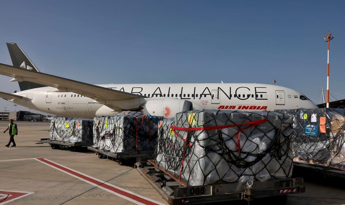 Ataque a Irán interrumpe los vuelos en Oriente Medio y más allá