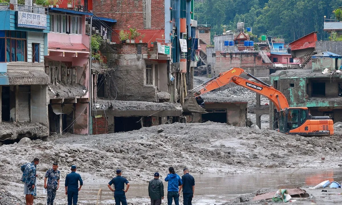El alud que impactó a Nepal y China dejó más de 750 muertos y buscan a más de 3000 desaparecidos