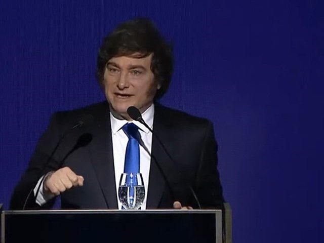 Milei en Corrientes: festejo por el acuerdo comercial con Trump y otra fuerte crГ­tica a Domingo Cavallo