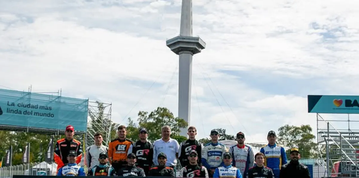 Buenos Aires, esta vez en complicidad con el TC 2000, vuelve a entregar postales icónicas e históricas