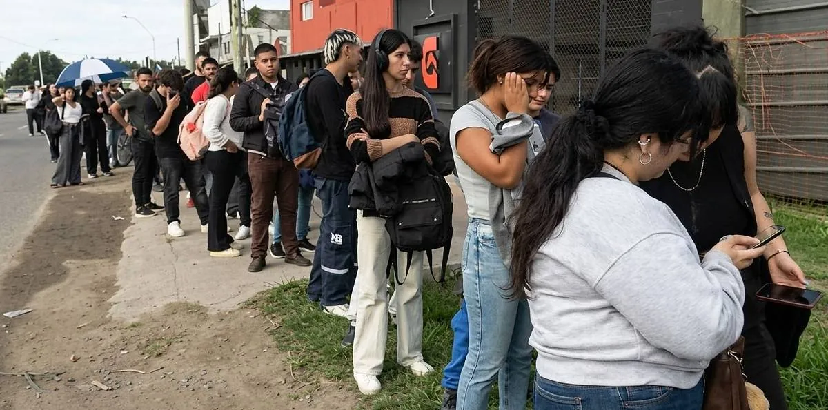Cada vez se trabaja más y un cuarto del salario se va en el pago de deudas o intereses