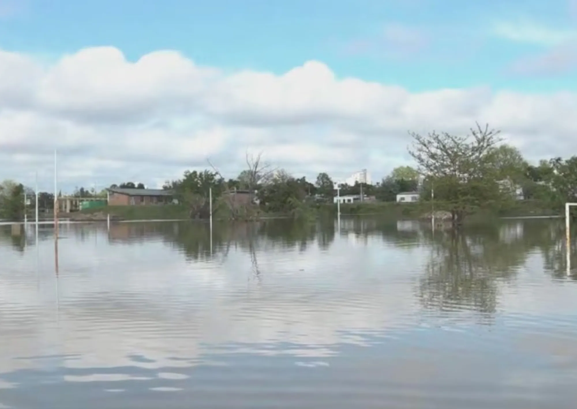 El Niño en Argentina: fuertes crecidas de los ríos Paraná y Uruguay causan inundaciones en Entre Ríos y Corrientes